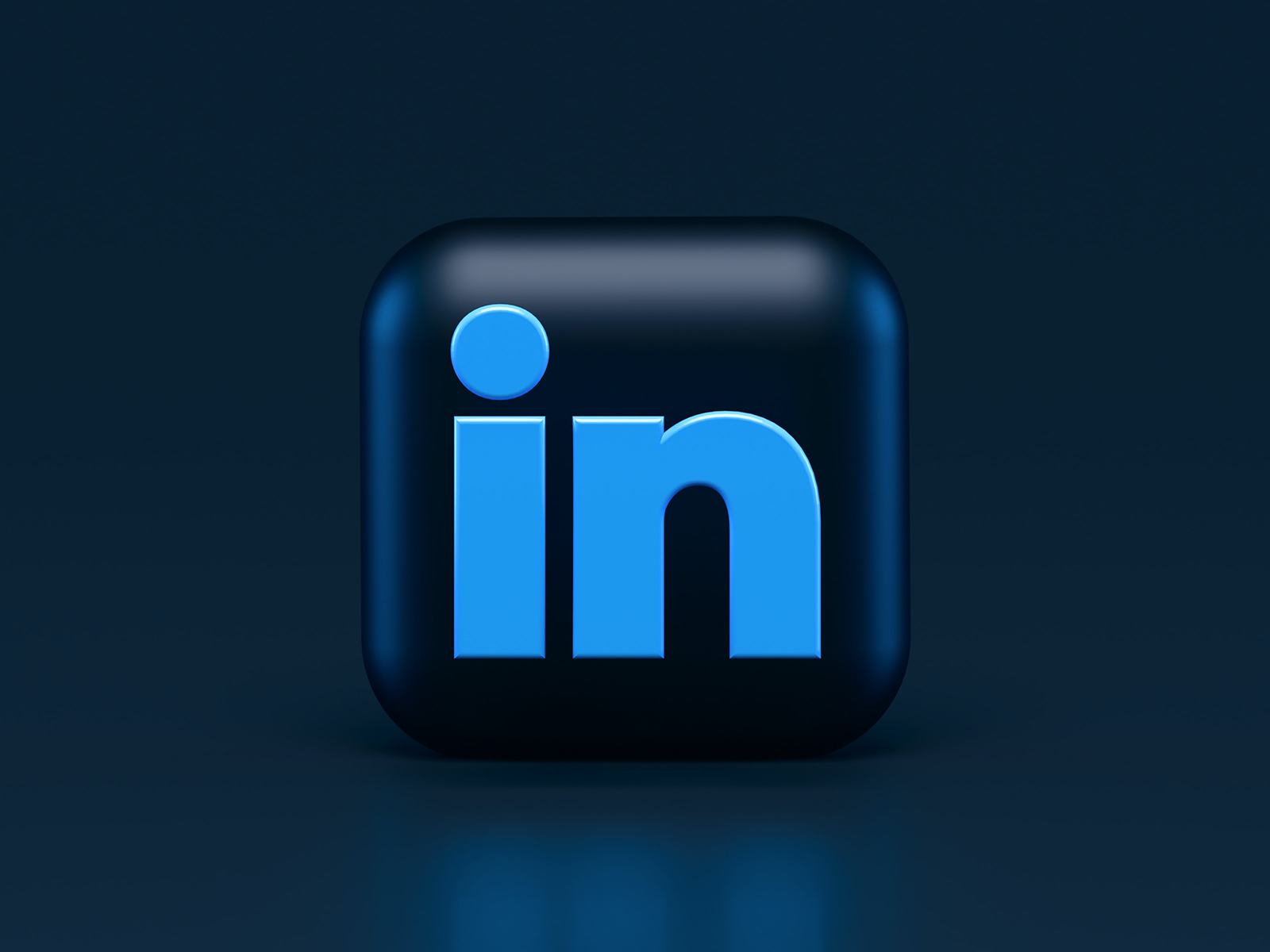 An animated square logo for LinkedIn.